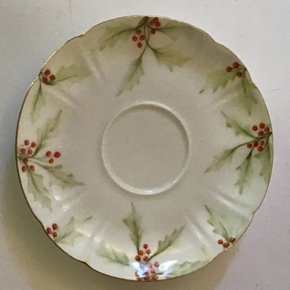 🎄🎁Haviland Limoges Hand Painted Holly Berry Saucer